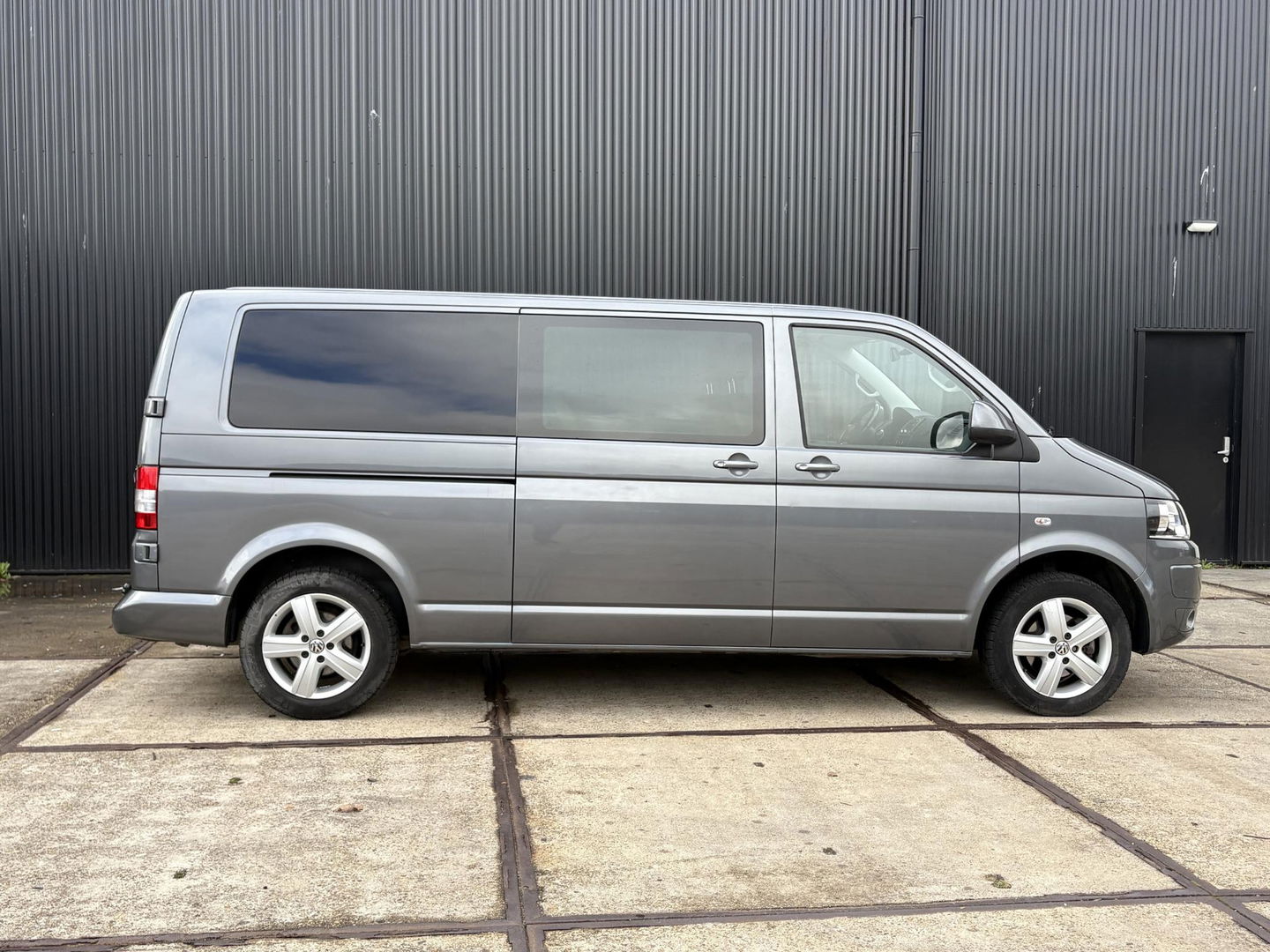 Volkswagen Transporter 2.0 TDI L2H1 DC Comfortline | LEDER | CRUISE | NAVI