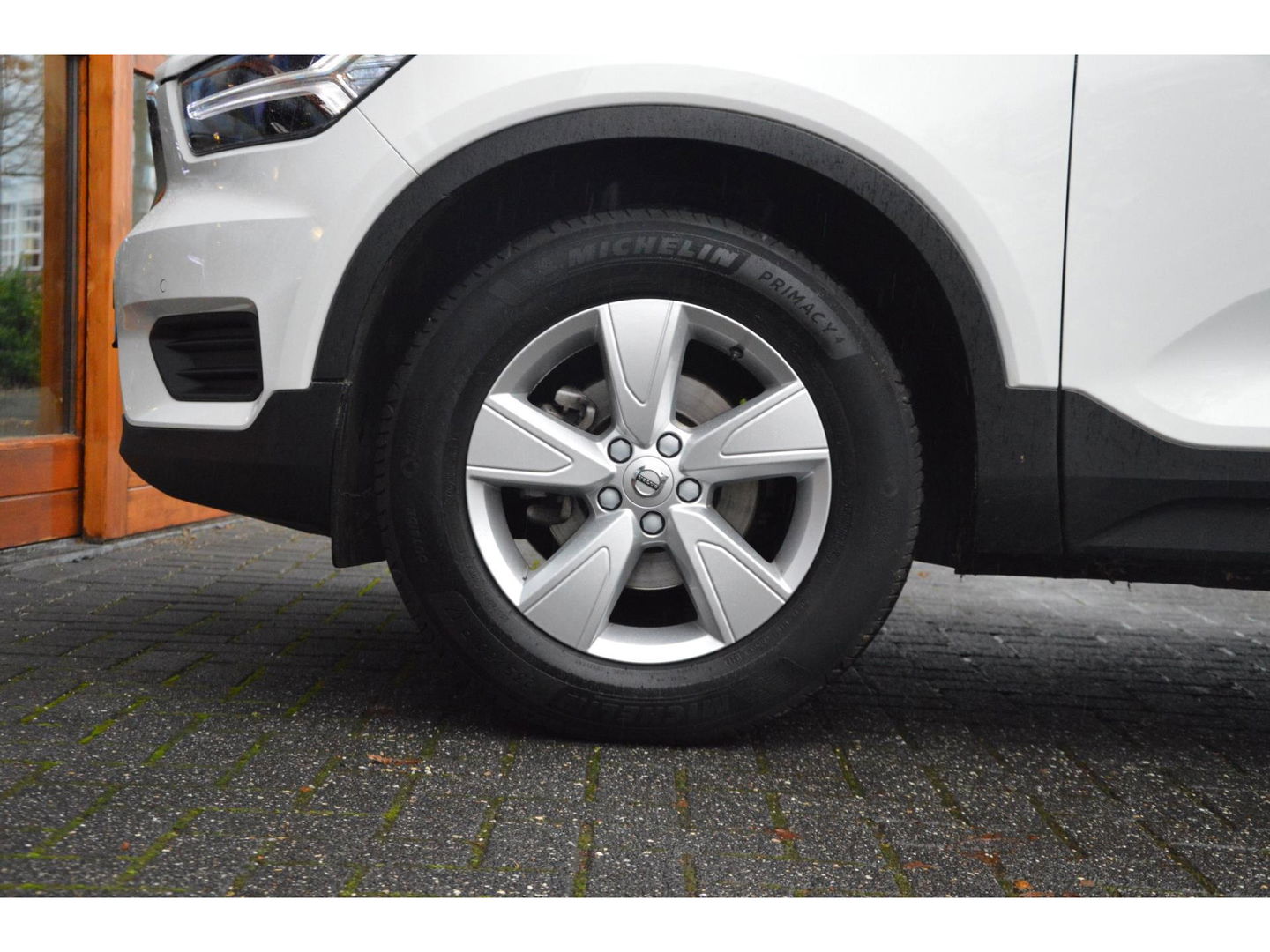 Volvo XC40 T3 | Dealer onderhouden | Cruise Control | Navigatie | Voor + Achter Parkeersensoren |