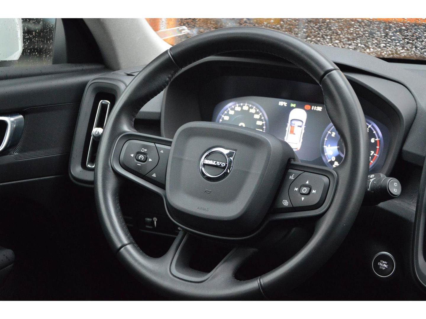 Volvo XC40 T3 | Dealer onderhouden | Cruise Control | Navigatie | Voor + Achter Parkeersensoren |