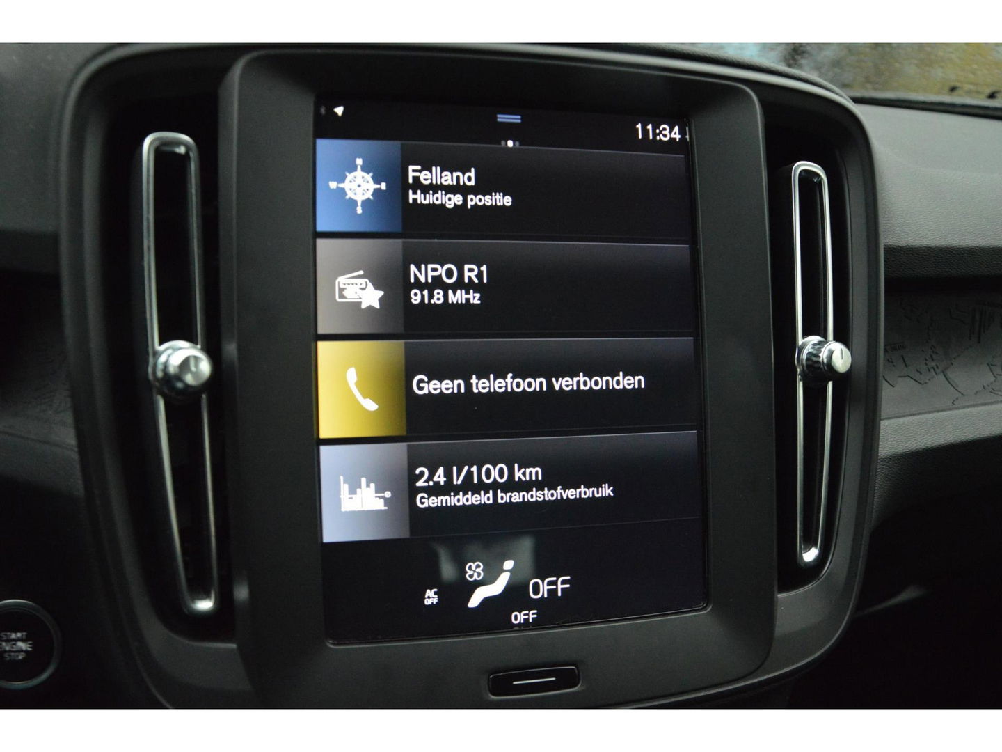 Volvo XC40 T3 | Dealer onderhouden | Cruise Control | Navigatie | Voor + Achter Parkeersensoren |