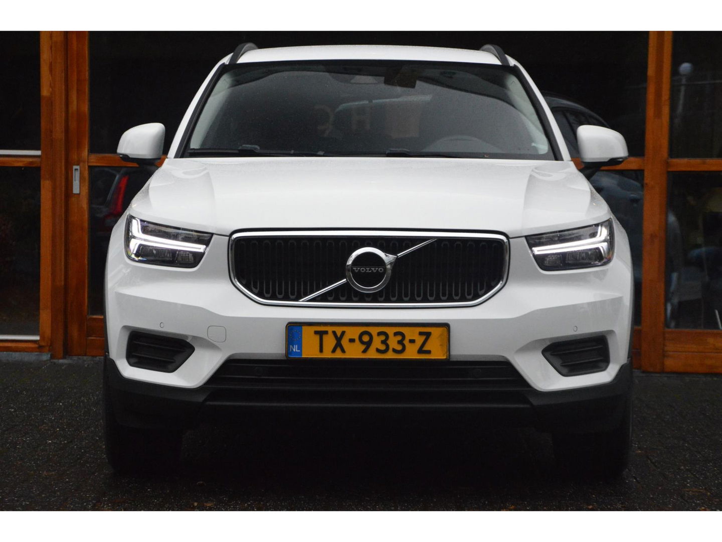 Volvo XC40 T3 | Dealer onderhouden | Cruise Control | Navigatie | Voor + Achter Parkeersensoren |