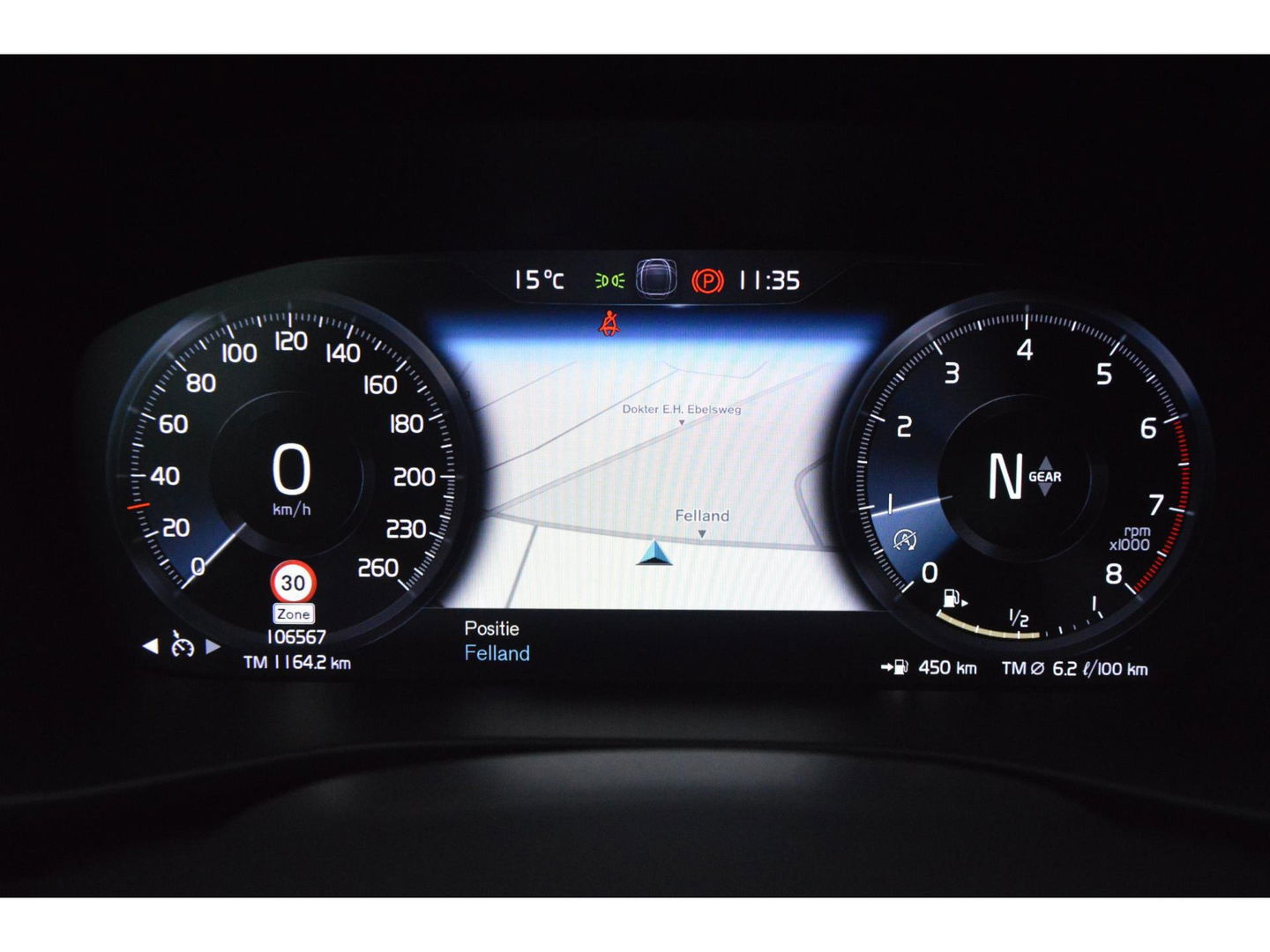 Volvo XC40 T3 | Dealer onderhouden | Cruise Control | Navigatie | Voor + Achter Parkeersensoren |