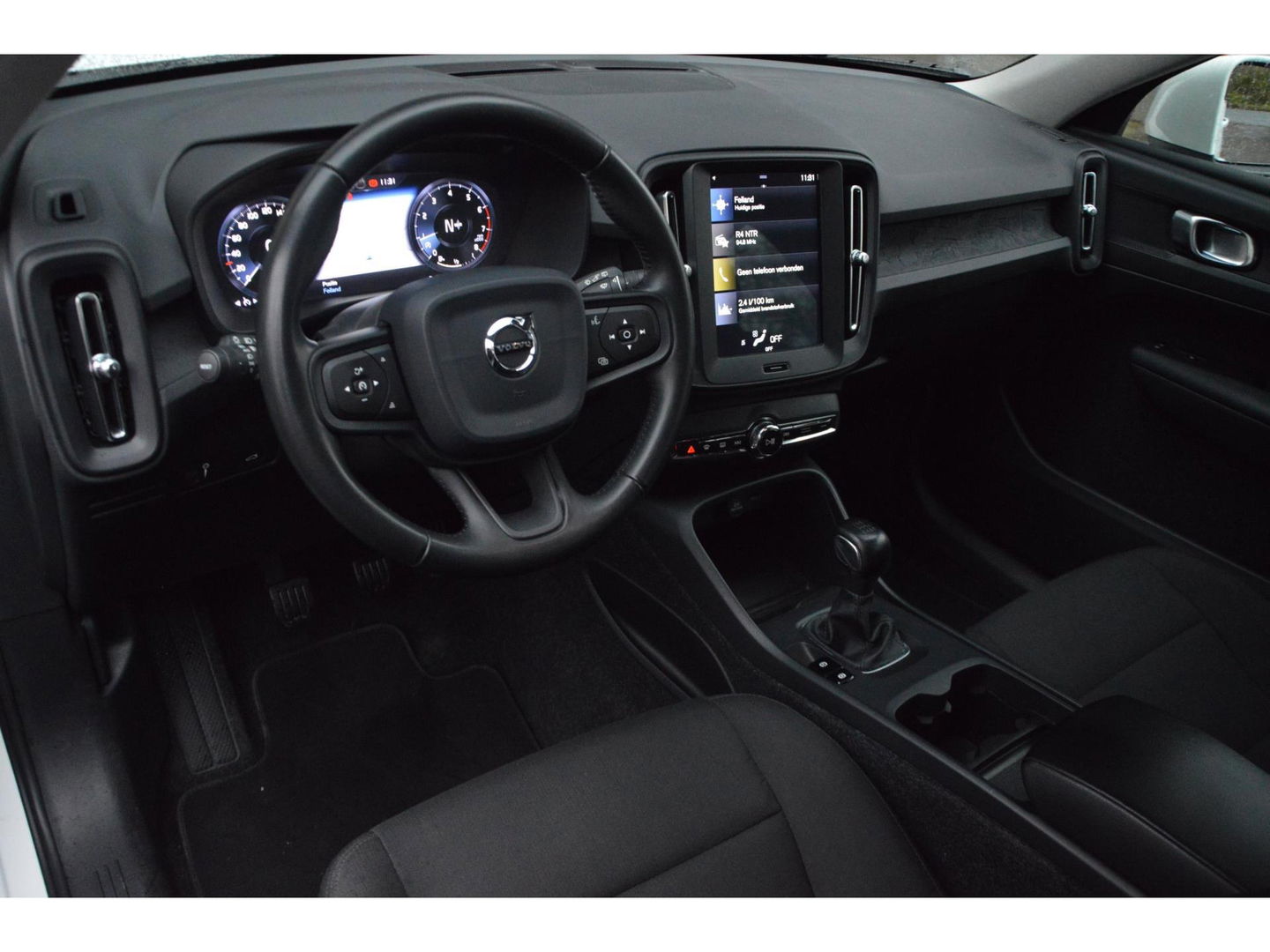 Volvo XC40 T3 | Dealer onderhouden | Cruise Control | Navigatie | Voor + Achter Parkeersensoren |