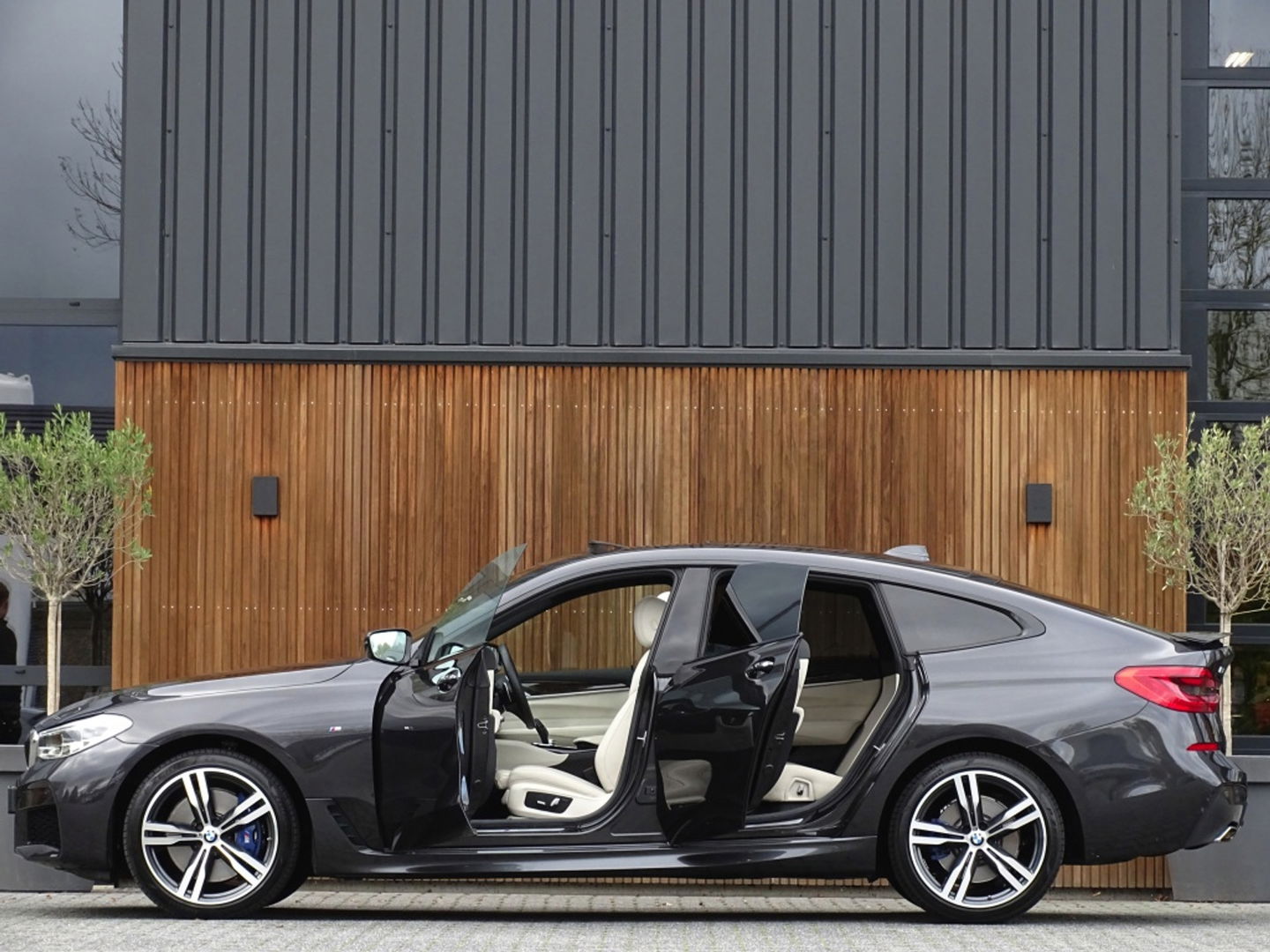 BMW 6 Serie Gran Turismo 640i 341PK / M-Sport / High Executive / Harman Kardon / LED