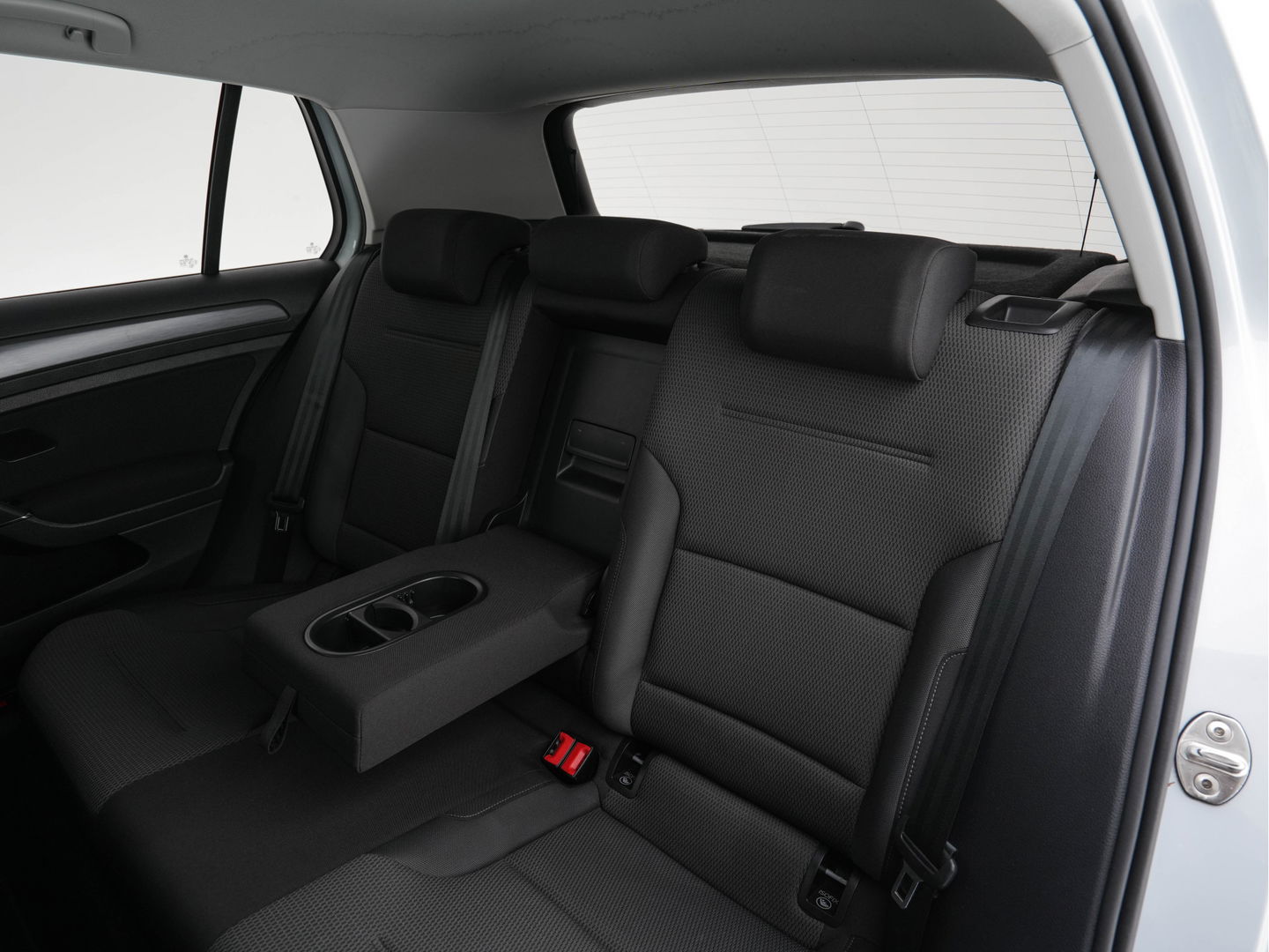 Volkswagen e-Golf {SOH-90%} Aut. *ADAPTIVE-CRUISE | FULL-LED | NAVI-FULLMAP | COMFORT-SEATS | ECC | PRIVACY-GLASS | PARKPILOT | CCS-FASTLOADER | 16''ALU*