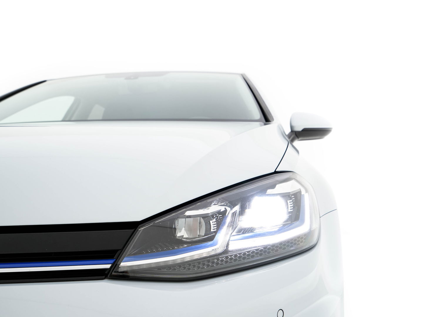 Volkswagen e-Golf {SOH-90%} Aut. *ADAPTIVE-CRUISE | FULL-LED | NAVI-FULLMAP | COMFORT-SEATS | ECC | PRIVACY-GLASS | PARKPILOT | CCS-FASTLOADER | 16''ALU*