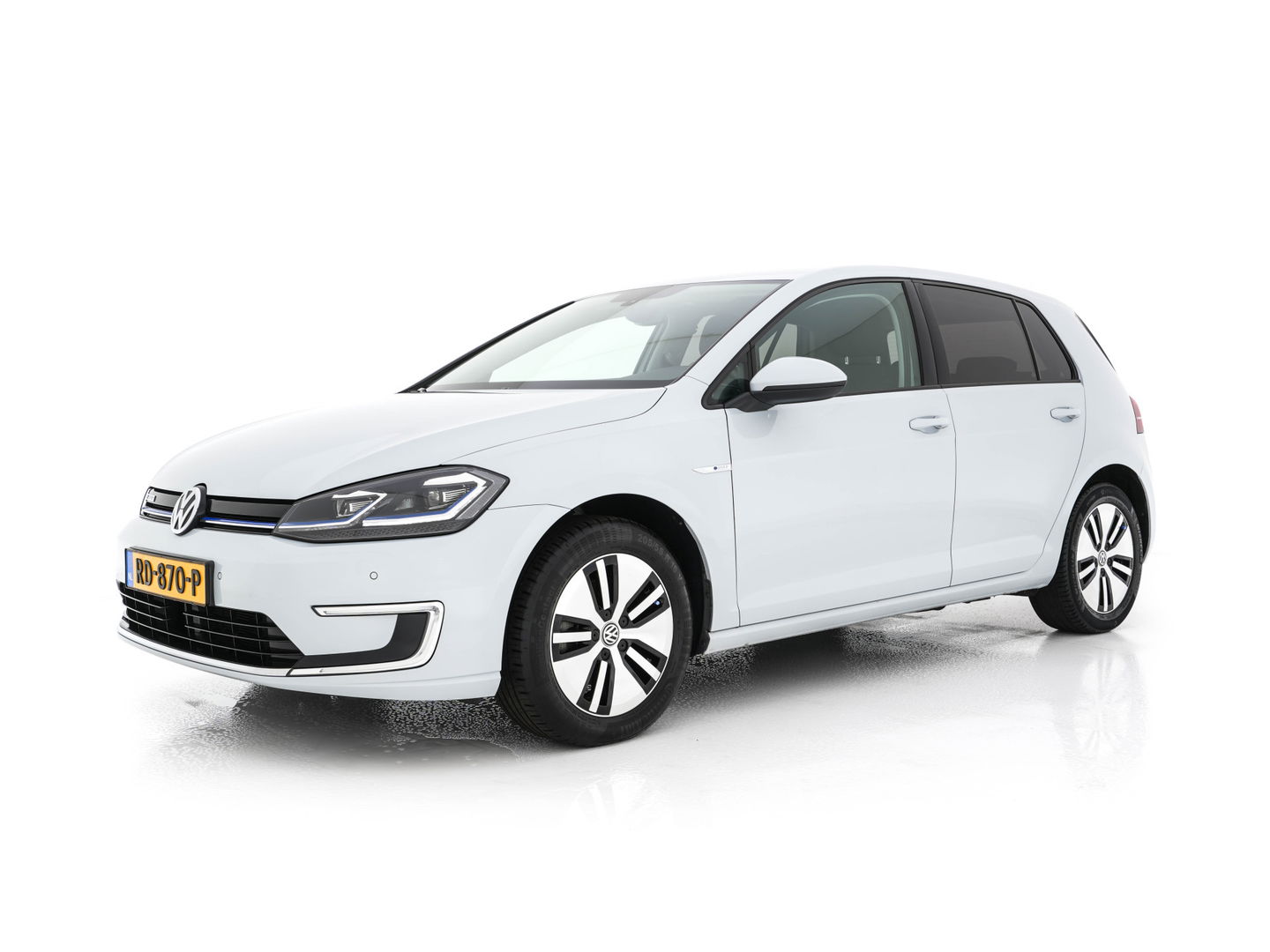 Volkswagen e-Golf {SOH-90%} Aut. *ADAPTIVE-CRUISE | FULL-LED | NAVI-FULLMAP | COMFORT-SEATS | ECC | PRIVACY-GLASS | PARKPILOT | CCS-FASTLOADER | 16''ALU*