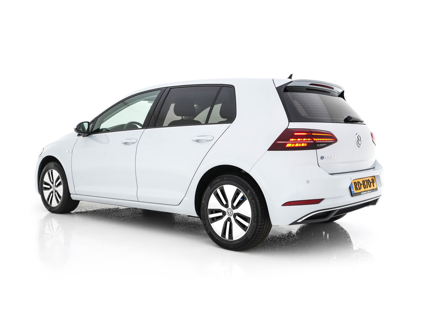 Volkswagen e-Golf {SOH-90%} Aut. *ADAPTIVE-CRUISE | FULL-LED | NAVI-FULLMAP | COMFORT-SEATS | ECC | PRIVACY-GLASS | PARKPILOT | CCS-FASTLOADER | 16''ALU*