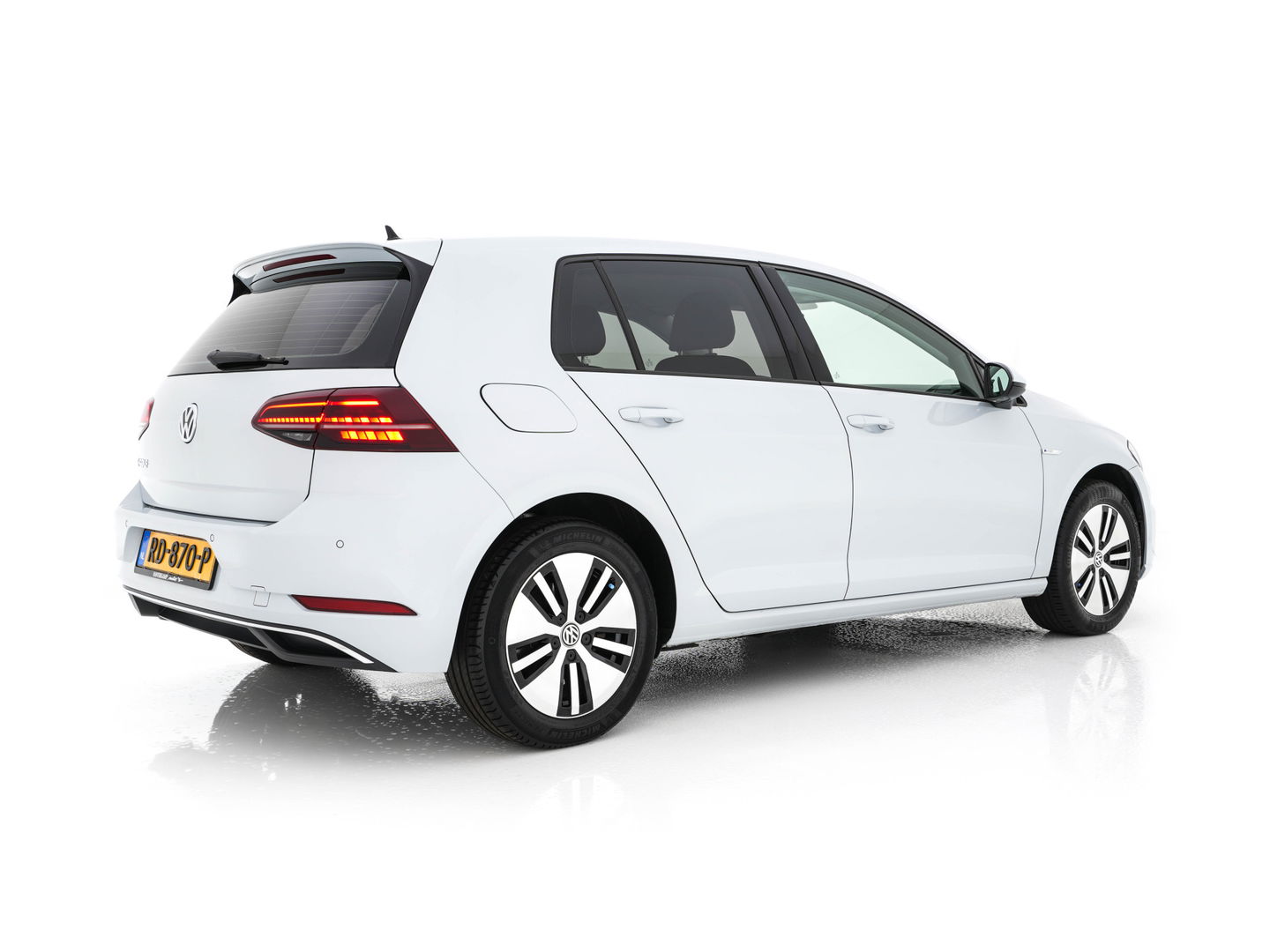 Volkswagen e-Golf {SOH-90%} Aut. *ADAPTIVE-CRUISE | FULL-LED | NAVI-FULLMAP | COMFORT-SEATS | ECC | PRIVACY-GLASS | PARKPILOT | CCS-FASTLOADER | 16''ALU*