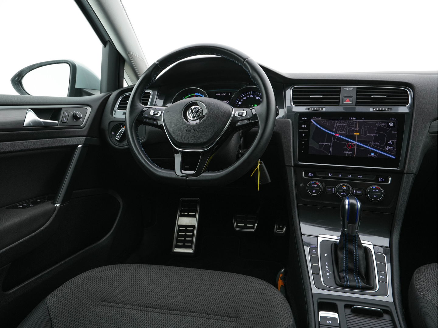 Volkswagen e-Golf {SOH-90%} Aut. *ADAPTIVE-CRUISE | FULL-LED | NAVI-FULLMAP | COMFORT-SEATS | ECC | PRIVACY-GLASS | PARKPILOT | CCS-FASTLOADER | 16''ALU*