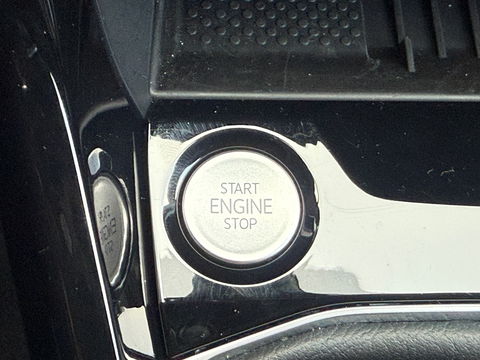 Volkswagen T-Cross 1.0 TSI Life Edition Automaat| Virt Dashboard|Apple Carplay|Camera|ACC|Stoelverwarming