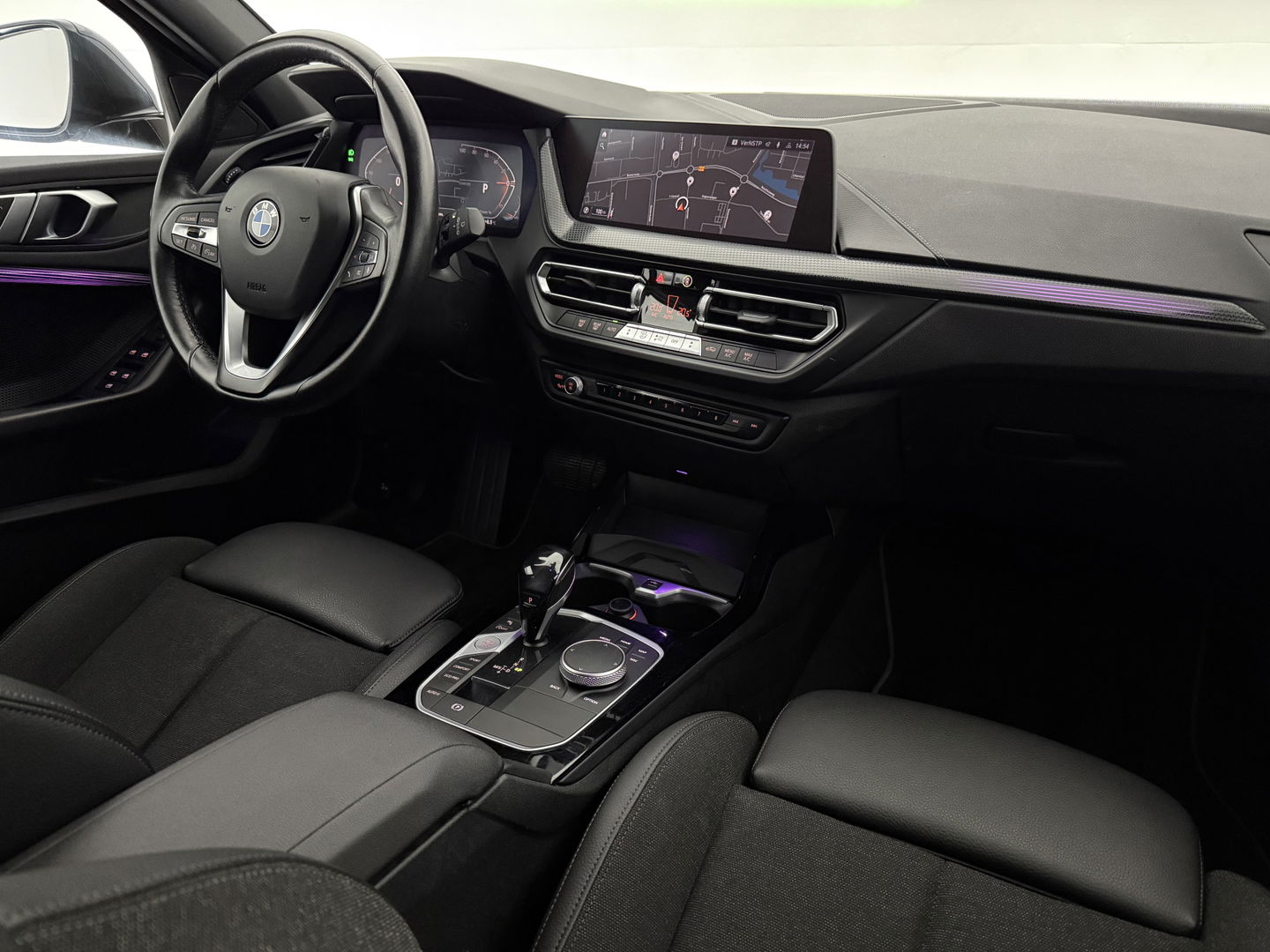 BMW 1-serie 118i Executive Edition | Sfeerverl. | Virtual | Cruise | Carplay | Parkeersens. | NAP