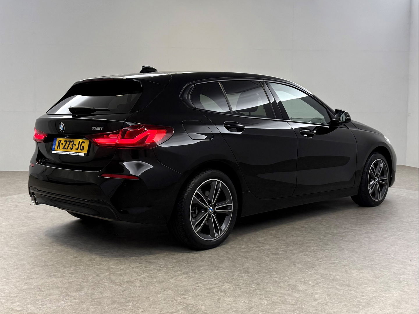 BMW 1-serie 118i Executive Edition | Sfeerverl. | Virtual | Cruise | Carplay | Parkeersens. | NAP