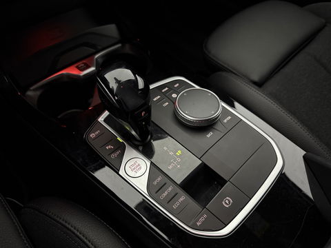 BMW 1-serie 118i Executive Edition | Sfeerverl. | Virtual | Cruise | Carplay | Parkeersens. | NAP