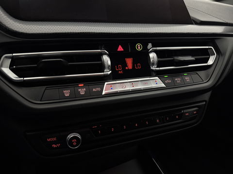BMW 1-serie 118i Executive Edition | Sfeerverl. | Virtual | Cruise | Carplay | Parkeersens. | NAP