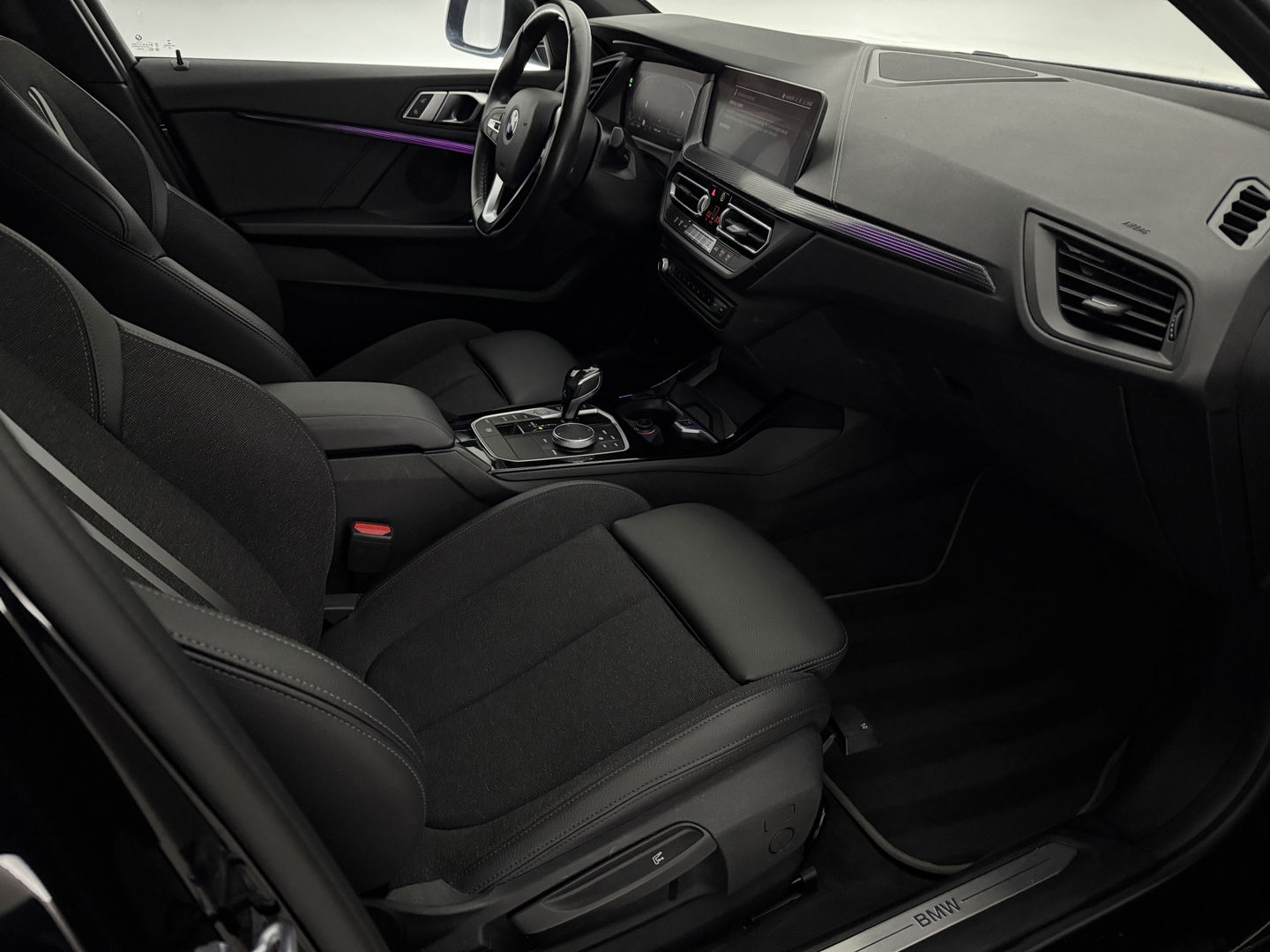 BMW 1-serie 118i Executive Edition | Sfeerverl. | Virtual | Cruise | Carplay | Parkeersens. | NAP