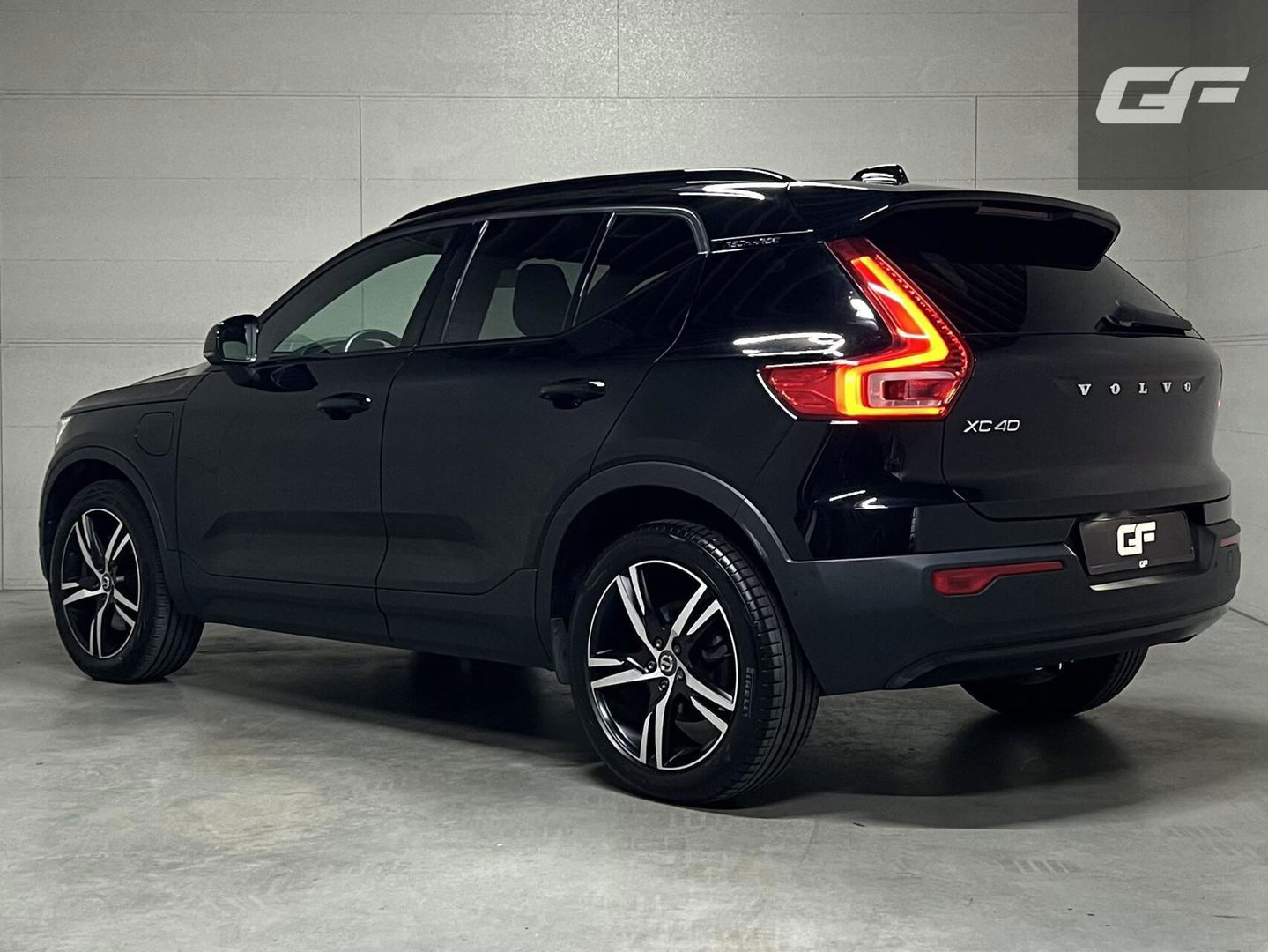 Volvo XC40 1.5 T5 Recharge R-Design Pano H/K 360° ACC Autopilot