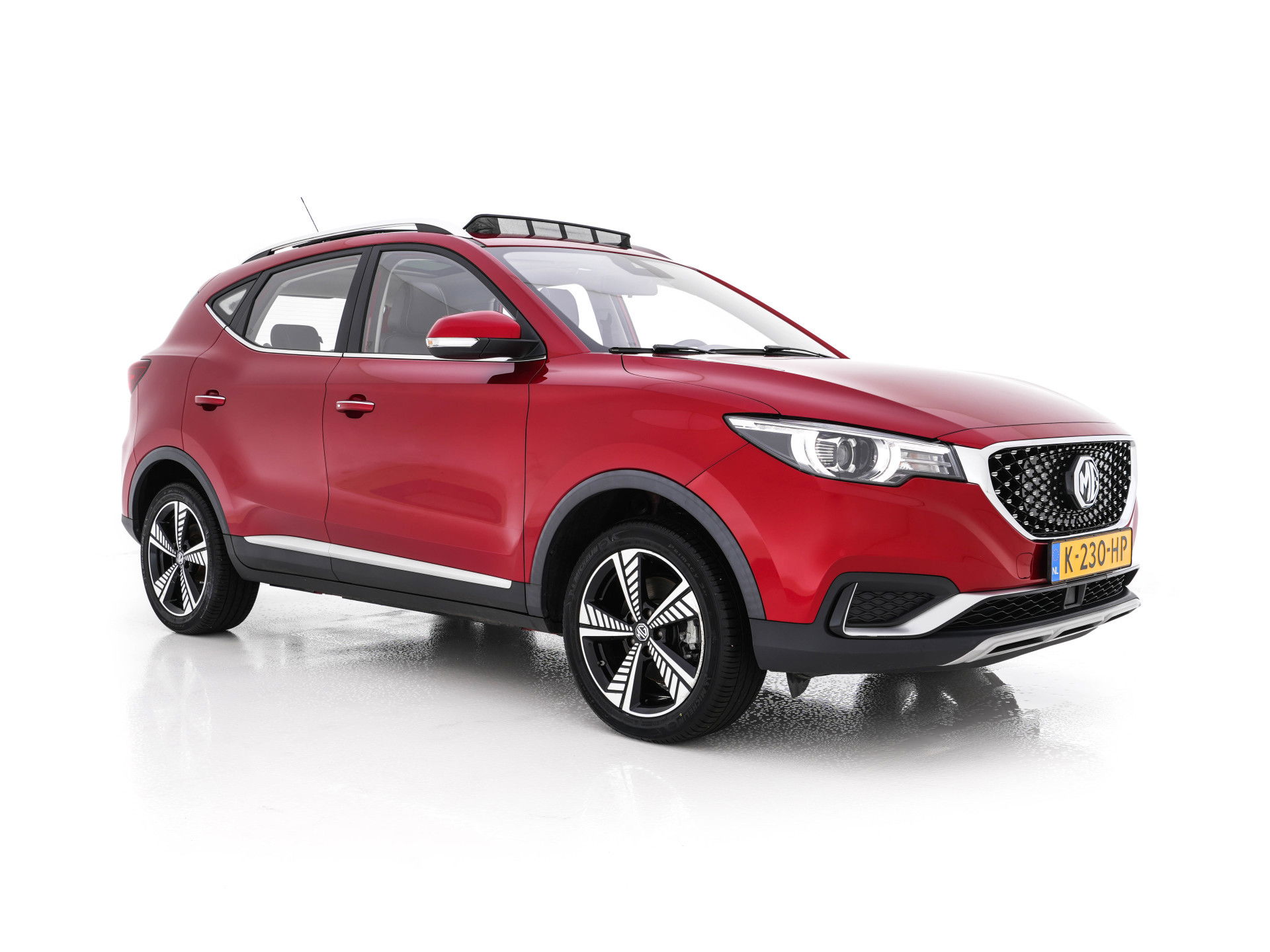 MG ZS EV Luxury 45 kWh {SOH-96%} Aut. *PANO | LUXURY-LEATHER | CCS-FASTLOADER | KEYLESS | NAVI-FULLMAP | ADAPTIVE-CRUISE | CAMERA | HEATED-SPORTSEATS | CARPLAY | BLINDSPOT | DAB | LANE-ASSIST | PRIVACY-GLASS | 17''ALU*