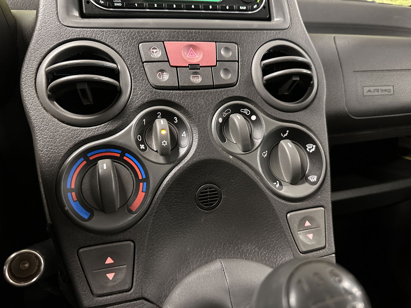 Fiat Panda 1.1 Actual | Radio | Airconditioning | Centrale Deurvergrendeling | Elektrische Ramen Voor | Metallic Lak