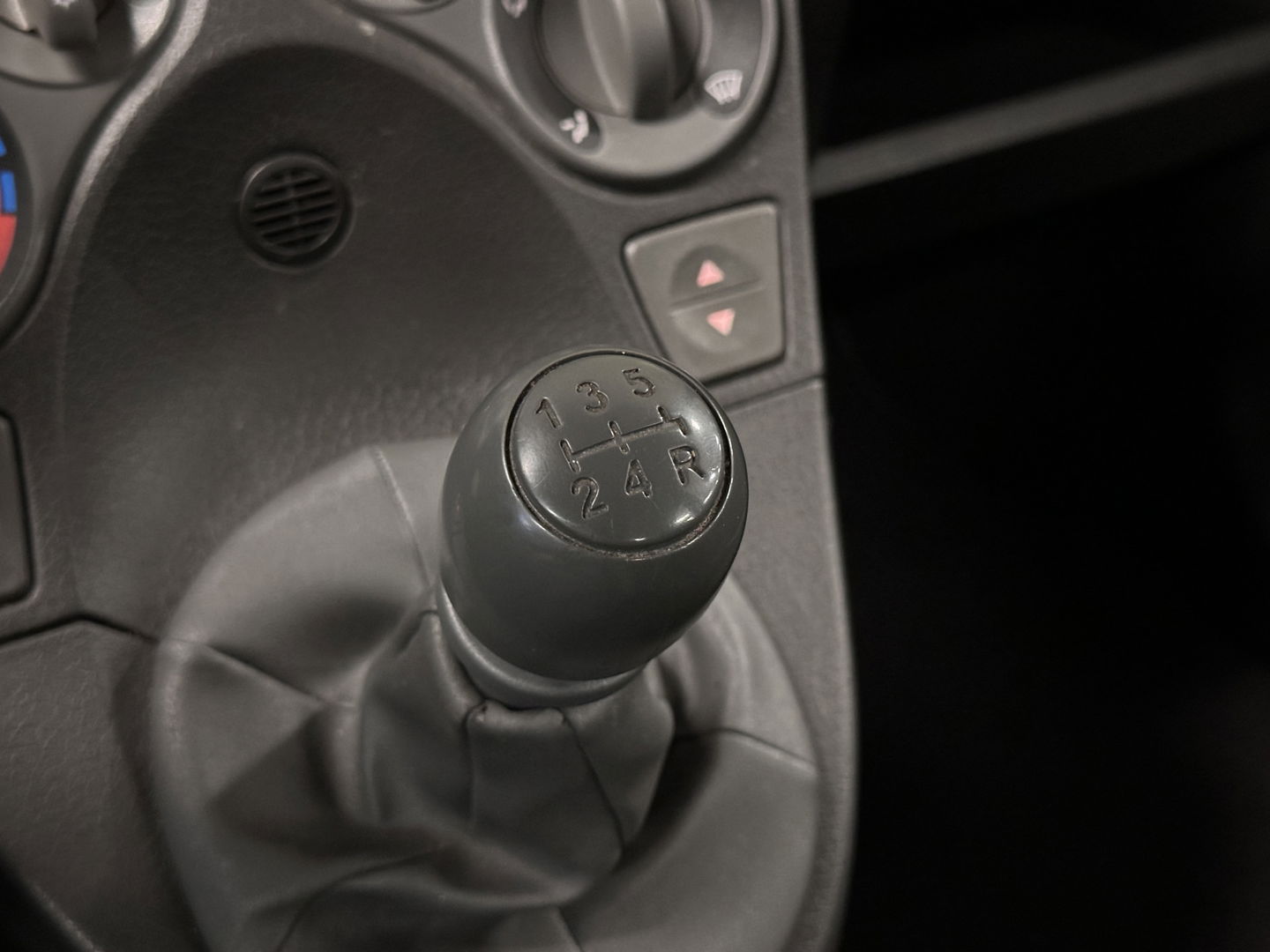 Fiat Panda 1.1 Actual | Radio | Airconditioning | Centrale Deurvergrendeling | Elektrische Ramen Voor | Metallic Lak