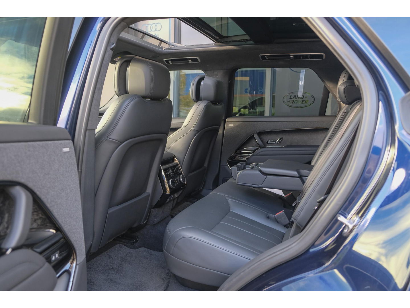 Land Rover Range Rover Sport D350 350pk Autobiography Panoramadak Massage Stoelkoeling Meridian 3d Trekhaak 23" LMV