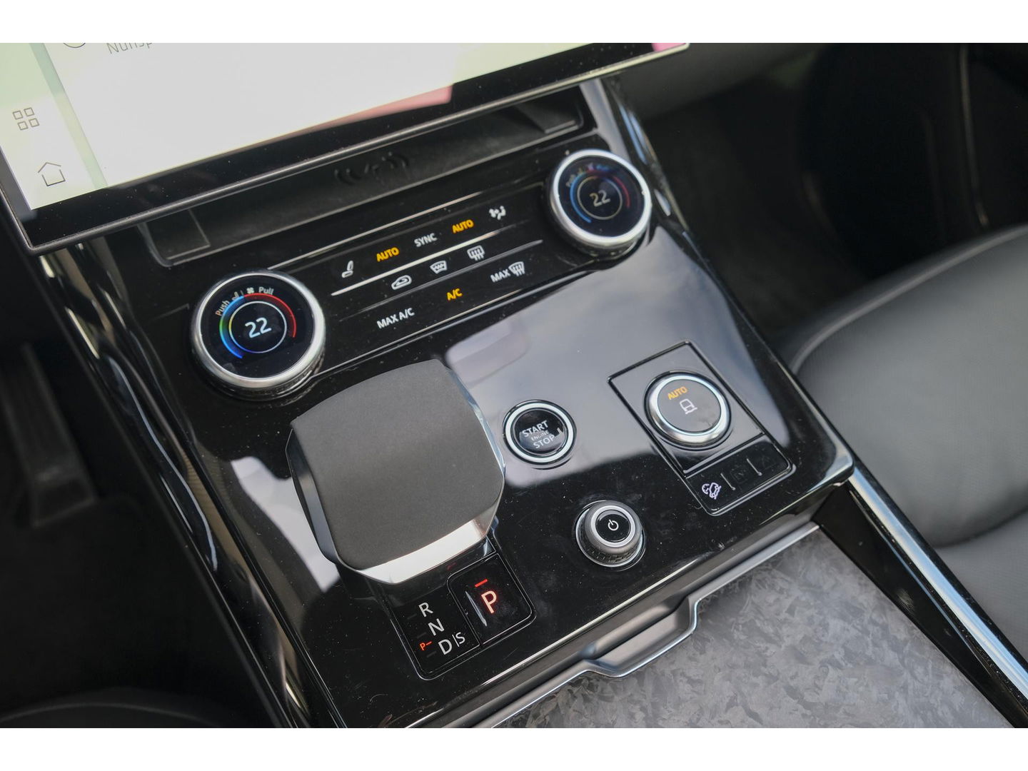 Land Rover Range Rover Sport D350 350pk Autobiography Panoramadak Massage Stoelkoeling Meridian 3d Trekhaak 23" LMV