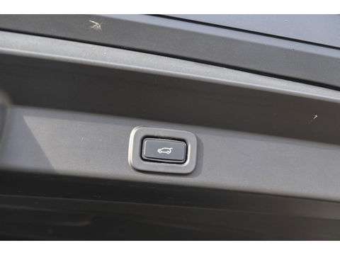 Land Rover Range Rover Sport D350 350pk Autobiography Panoramadak Massage Stoelkoeling Meridian 3d Trekhaak 23" LMV