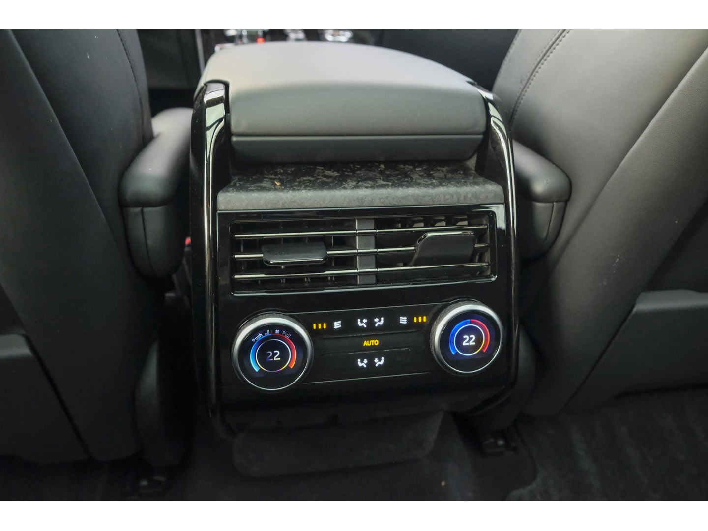 Land Rover Range Rover Sport D350 350pk Autobiography Panoramadak Massage Stoelkoeling Meridian 3d Trekhaak 23" LMV