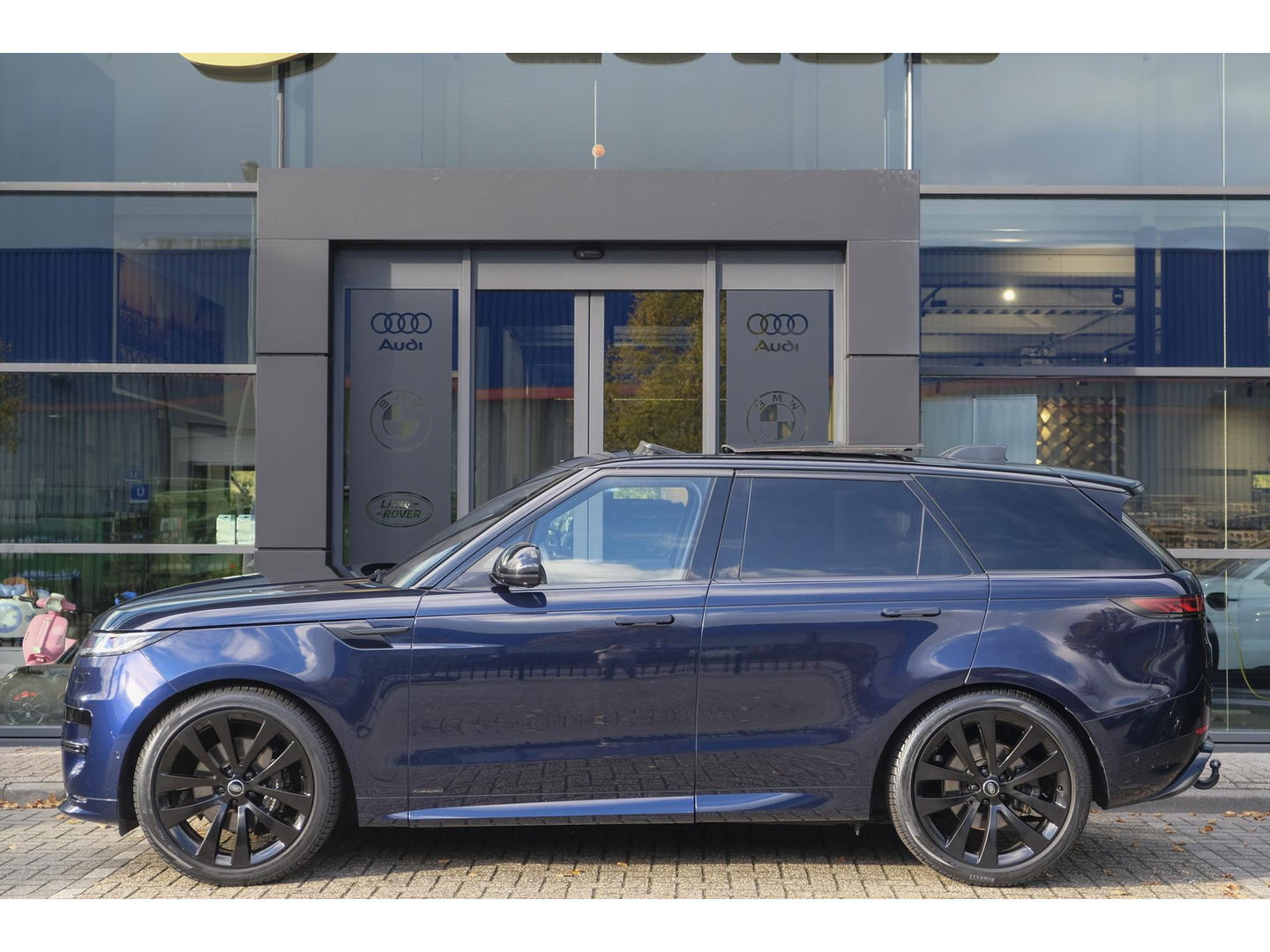Land Rover Range Rover Sport D350 350pk Autobiography Panoramadak Massage Stoelkoeling Meridian 3d Trekhaak 23" LMV