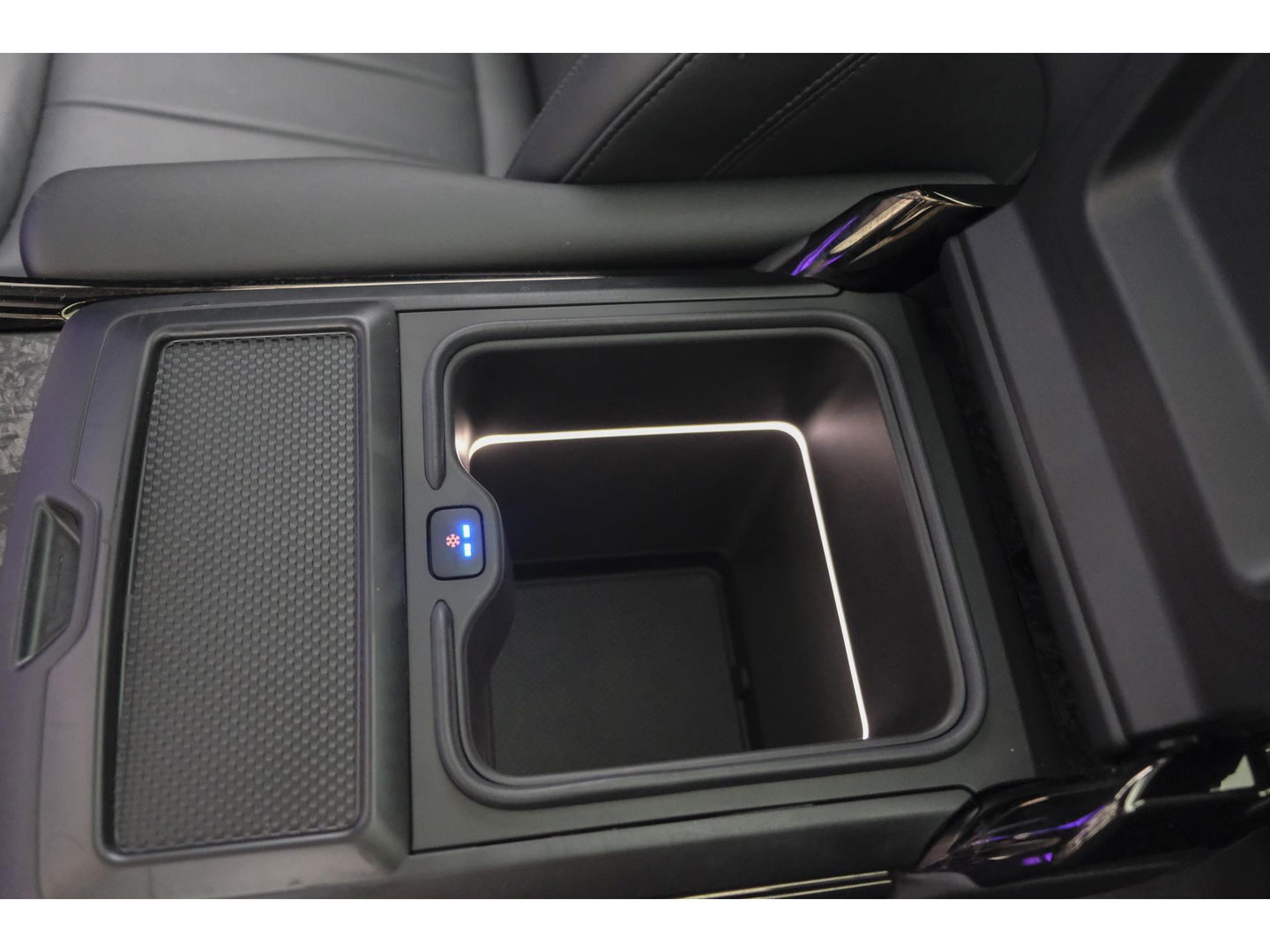 Land Rover Range Rover Sport D350 350pk Autobiography Panoramadak Massage Stoelkoeling Meridian 3d Trekhaak 23" LMV