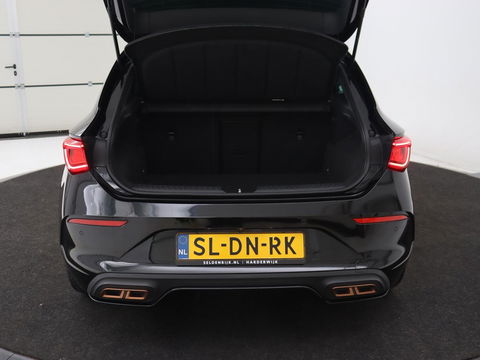 CUPRA Leon 1.4 e-Hybrid VZ Copper Edition | 245pk | Stoelverwarming | Adaptive cruise | Camera | Carplay | Navigatie | Sfeerverlichting | Keyless | Full LED | Sportstoelen | PHEV | Plug In