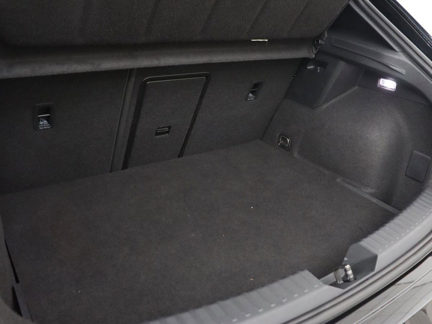CUPRA Leon 1.4 e-Hybrid VZ Copper Edition | 245pk | Stoelverwarming | Adaptive cruise | Camera | Carplay | Navigatie | Sfeerverlichting | Keyless | Full LED | Sportstoelen | PHEV | Plug In