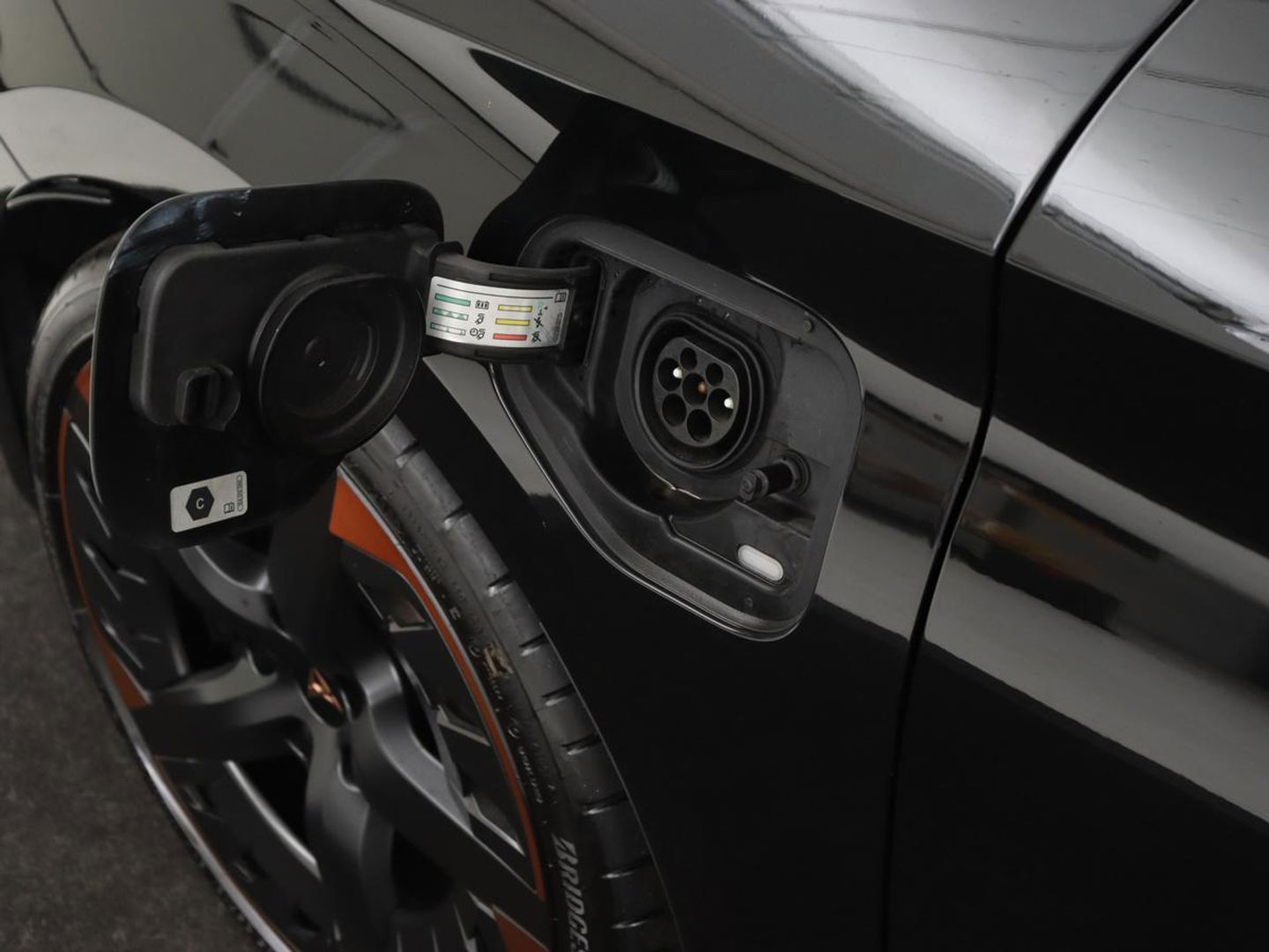 CUPRA Leon 1.4 e-Hybrid VZ Copper Edition | 245pk | Stoelverwarming | Adaptive cruise | Camera | Carplay | Navigatie | Sfeerverlichting | Keyless | Full LED | Sportstoelen | PHEV | Plug In