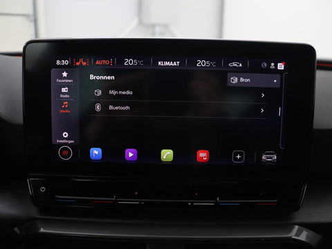 CUPRA Leon 1.4 e-Hybrid VZ Copper Edition | 245pk | Stoelverwarming | Adaptive cruise | Camera | Carplay | Navigatie | Sfeerverlichting | Keyless | Full LED | Sportstoelen | PHEV | Plug In