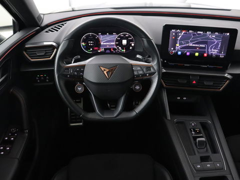 CUPRA Leon 1.4 e-Hybrid VZ Copper Edition | 245pk | Stoelverwarming | Adaptive cruise | Camera | Carplay | Navigatie | Sfeerverlichting | Keyless | Full LED | Sportstoelen | PHEV | Plug In