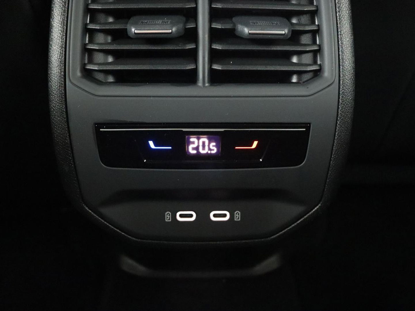 CUPRA Leon 1.4 e-Hybrid VZ Copper Edition | 245pk | Stoelverwarming | Adaptive cruise | Camera | Carplay | Navigatie | Sfeerverlichting | Keyless | Full LED | Sportstoelen | PHEV | Plug In