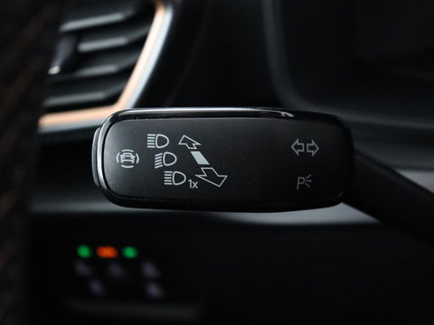 CUPRA Leon 1.4 e-Hybrid VZ Copper Edition | 245pk | Stoelverwarming | Adaptive cruise | Camera | Carplay | Navigatie | Sfeerverlichting | Keyless | Full LED | Sportstoelen | PHEV | Plug In