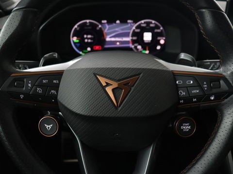 CUPRA Leon 1.4 e-Hybrid VZ Copper Edition | 245pk | Stoelverwarming | Adaptive cruise | Camera | Carplay | Navigatie | Sfeerverlichting | Keyless | Full LED | Sportstoelen | PHEV | Plug In