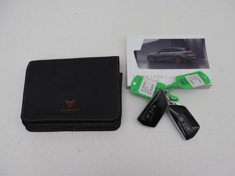 CUPRA Leon 1.4 e-Hybrid VZ Copper Edition | 245pk | Stoelverwarming | Adaptive cruise | Camera | Carplay | Navigatie | Sfeerverlichting | Keyless | Full LED | Sportstoelen | PHEV | Plug In