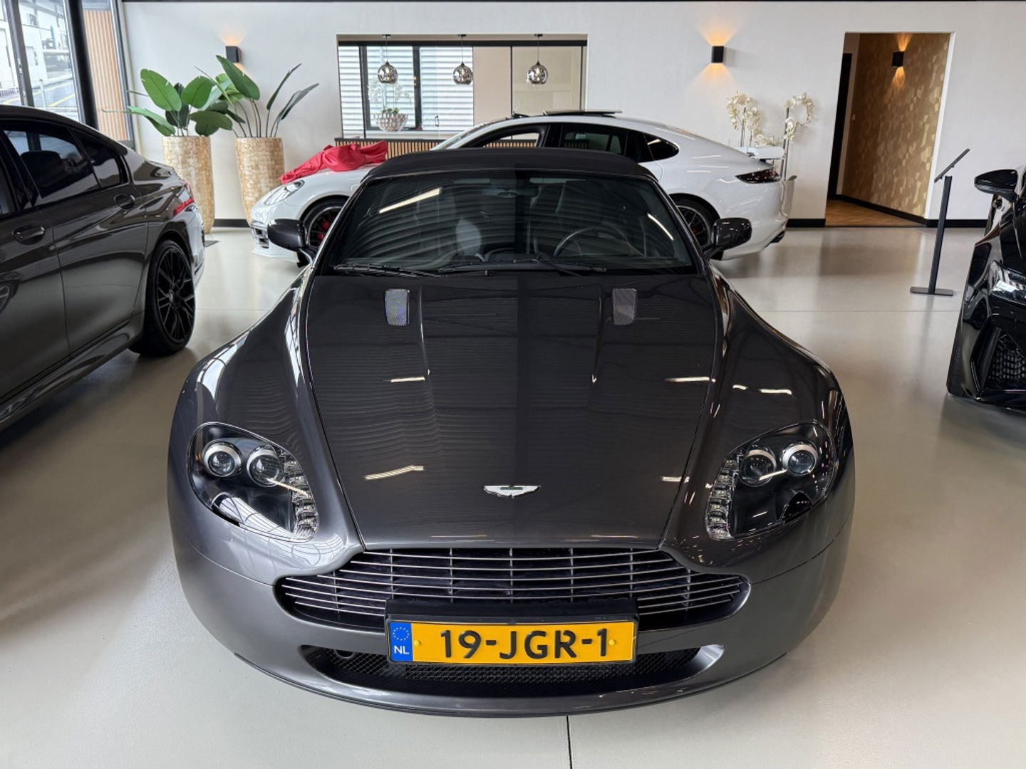 Aston Martin V8 Vantage Roadster 4.3 V8 385PK Sportshift / unieke concours staat / LED