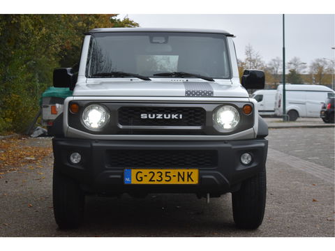 Suzuki Jimny 1.5 Stijl Allgrip 4WD Two-tone | Uniek | NL-Auto | Afn.trekhaak | Carplay/Anroid | Nav | DAB | Stoelverwarming | Climate Control | Nieuwstaat