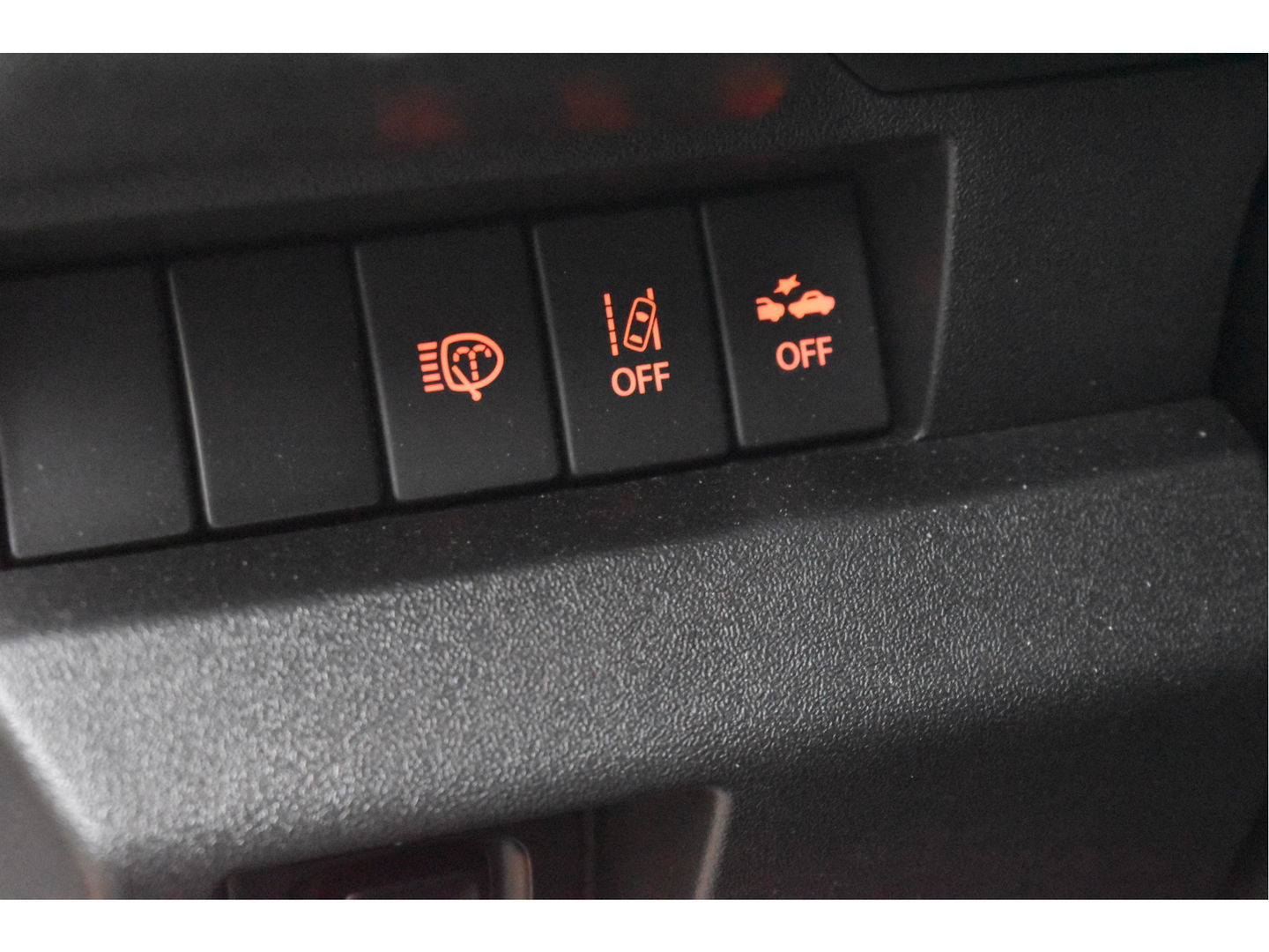 Suzuki Jimny 1.5 Stijl Allgrip 4WD Two-tone | Uniek | NL-Auto | Afn.trekhaak | Carplay/Anroid | Nav | DAB | Stoelverwarming | Climate Control | Nieuwstaat