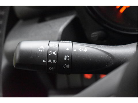 Suzuki Jimny 1.5 Stijl Allgrip 4WD Two-tone | Uniek | NL-Auto | Afn.trekhaak | Carplay/Anroid | Nav | DAB | Stoelverwarming | Climate Control | Nieuwstaat