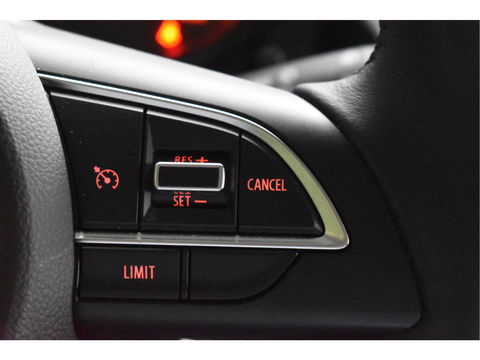 Suzuki Jimny 1.5 Stijl Allgrip 4WD Two-tone | Uniek | NL-Auto | Afn.trekhaak | Carplay/Anroid | Nav | DAB | Stoelverwarming | Climate Control | Nieuwstaat