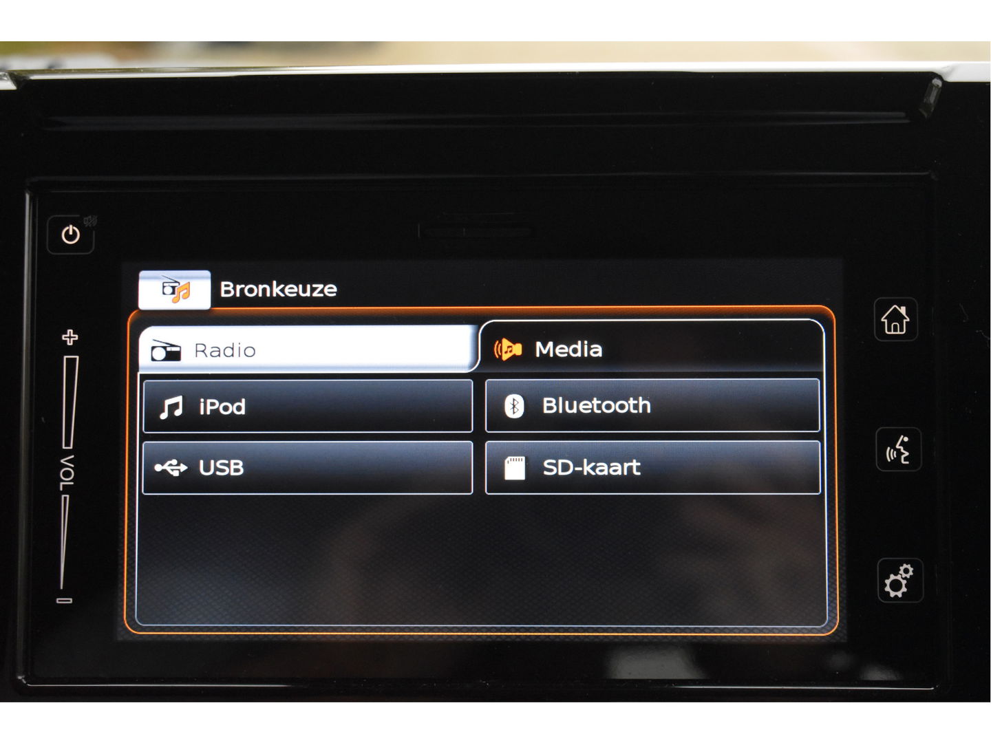 Suzuki Jimny 1.5 Stijl Allgrip 4WD Two-tone | Uniek | NL-Auto | Afn.trekhaak | Carplay/Anroid | Nav | DAB | Stoelverwarming | Climate Control | Nieuwstaat