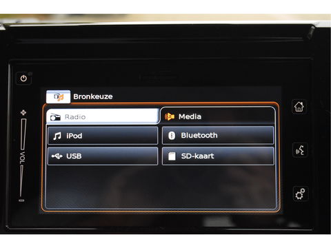 Suzuki Jimny 1.5 Stijl Allgrip 4WD Two-tone | Uniek | NL-Auto | Afn.trekhaak | Carplay/Anroid | Nav | DAB | Stoelverwarming | Climate Control | Nieuwstaat