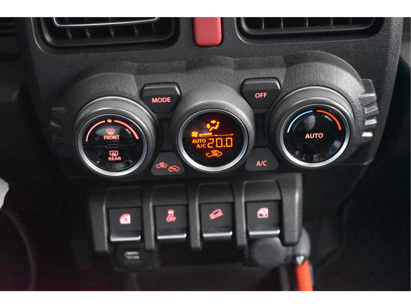 Suzuki Jimny 1.5 Stijl Allgrip 4WD Two-tone | Uniek | NL-Auto | Afn.trekhaak | Carplay/Anroid | Nav | DAB | Stoelverwarming | Climate Control | Nieuwstaat