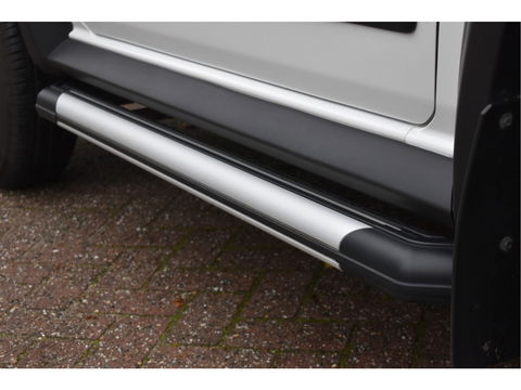 Suzuki Jimny 1.5 Stijl Allgrip 4WD Two-tone | Uniek | NL-Auto | Afn.trekhaak | Carplay/Anroid | Nav | DAB | Stoelverwarming | Climate Control | Nieuwstaat