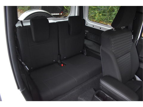Suzuki Jimny 1.5 Stijl Allgrip 4WD Two-tone | Uniek | NL-Auto | Afn.trekhaak | Carplay/Anroid | Nav | DAB | Stoelverwarming | Climate Control | Nieuwstaat