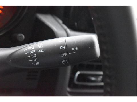 Suzuki Jimny 1.5 Stijl Allgrip 4WD Two-tone | Uniek | NL-Auto | Afn.trekhaak | Carplay/Anroid | Nav | DAB | Stoelverwarming | Climate Control | Nieuwstaat
